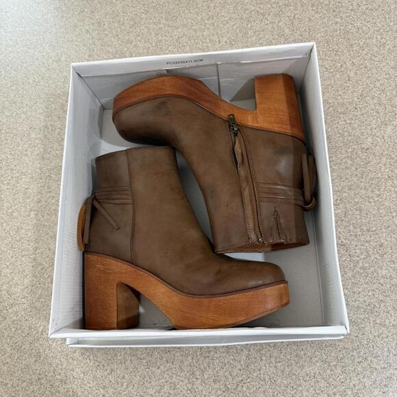 NEW IN BOX Beast Fashion from Buckle boots - Picture 8 of 8